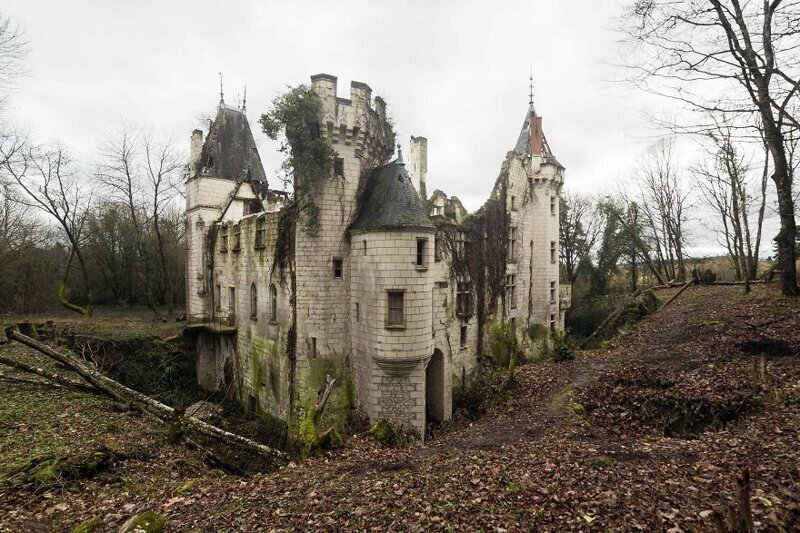 Beautiful Abandoned Castles (15 pics)