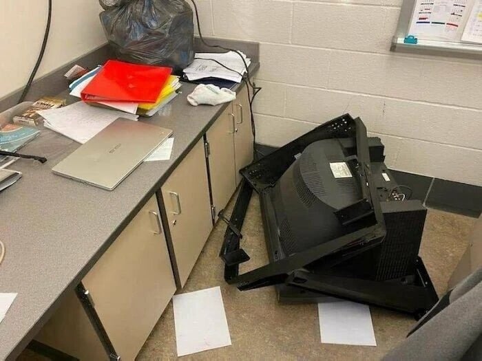 System Administrators Nightmares (20 pics)