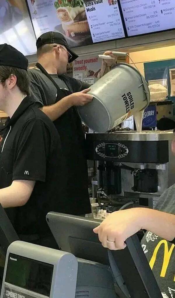 What Is Going On Here? (20 pics)