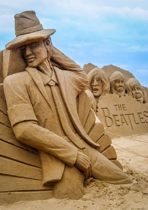 Cool Sand Sculptures (15 pics)