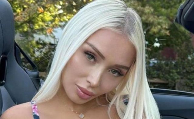 Busty Girls (39 pics)
