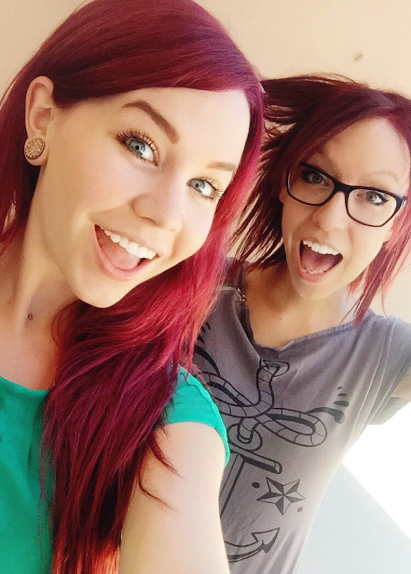 Smiling Girls (20 pics)