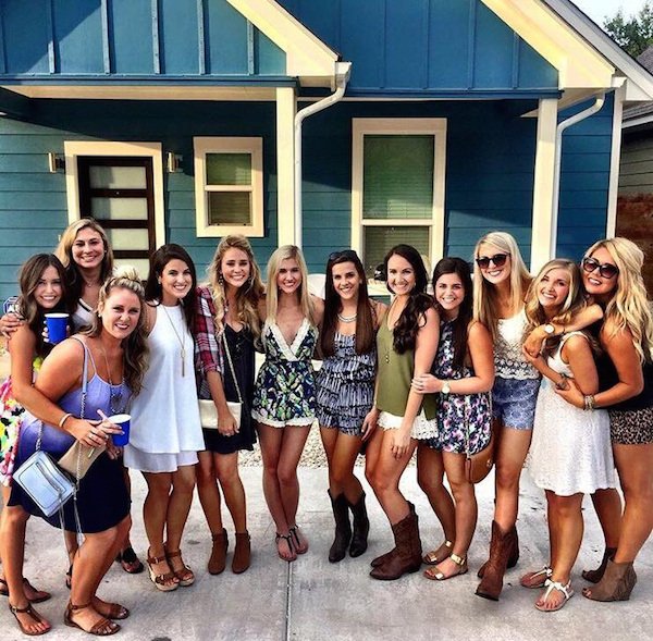 Smiling Girls (20 pics)