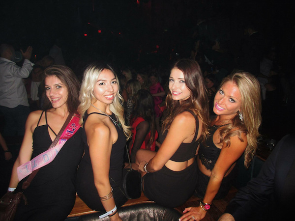 Smiling Girls (20 pics)