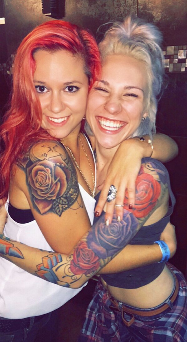 Smiling Girls (20 pics)