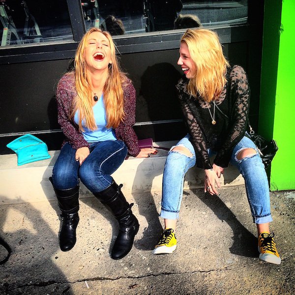 Smiling Girls (20 pics)