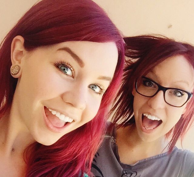 Smiling Girls (20 pics)