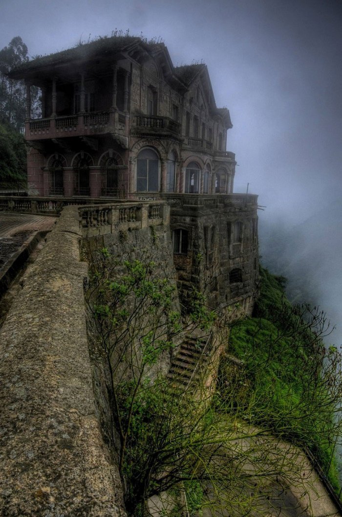 Beautiful Abandoned Places (19 pics)
