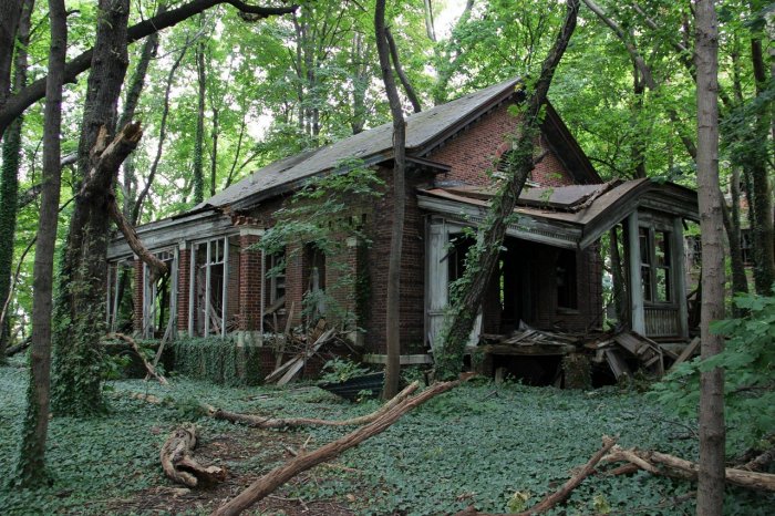 Beautiful Abandoned Places (19 pics)