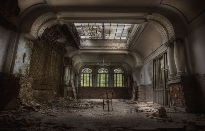 Beautiful Abandoned Places (19 pics)
