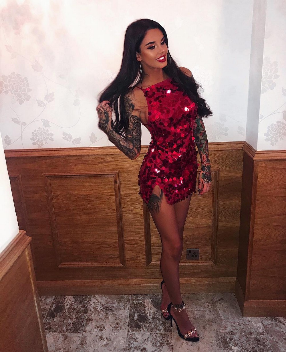 Girls In Dresses (20 pics)
