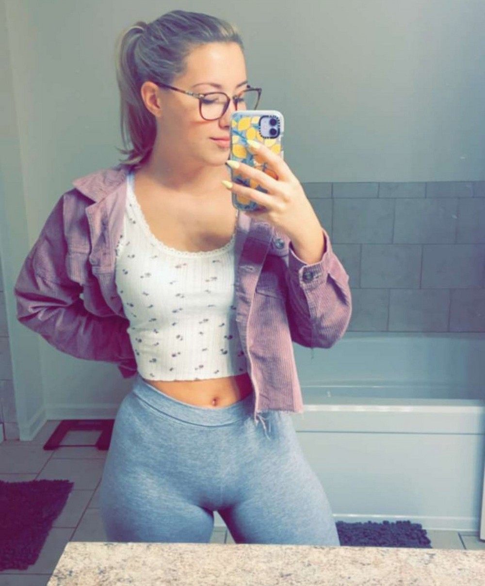 Girls In Glasses (20 pics)