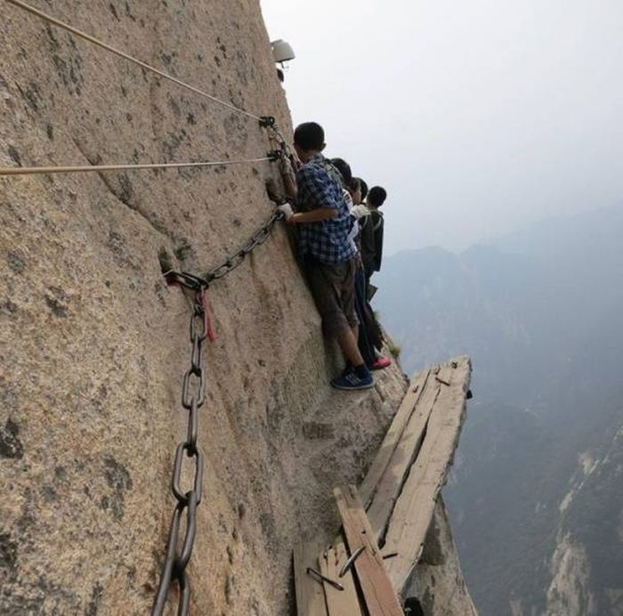 Creepy Photos (21 pics)
