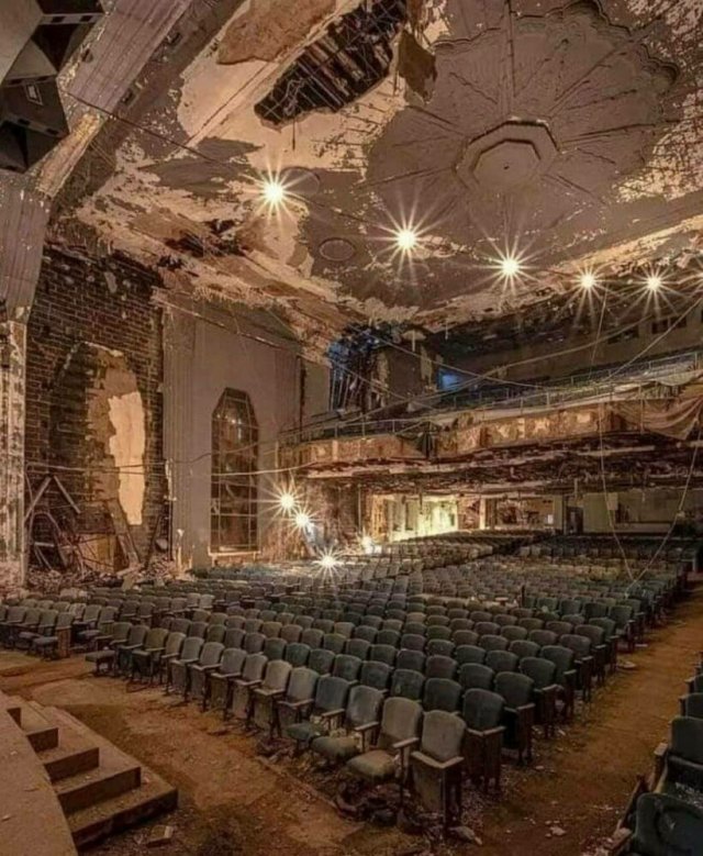 Beautiful Abandoned Places (20 pics)