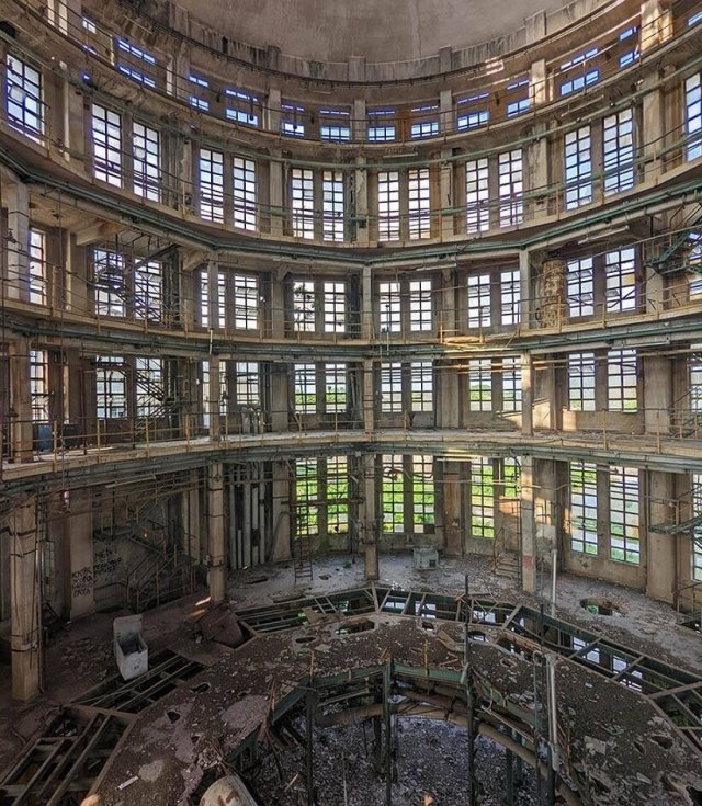 Beautiful Abandoned Places (20 pics)