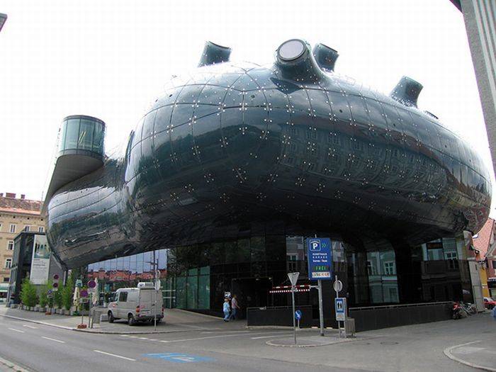 Odd Buildings (20 pics)
