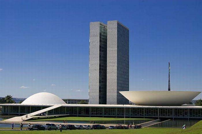 Odd Buildings (20 pics)