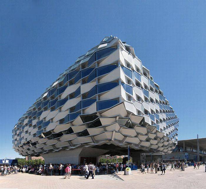 Odd Buildings (20 pics)