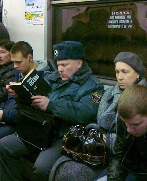 Strange People In The Subway (20 pics)