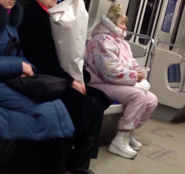 Strange People In The Subway (20 pics)