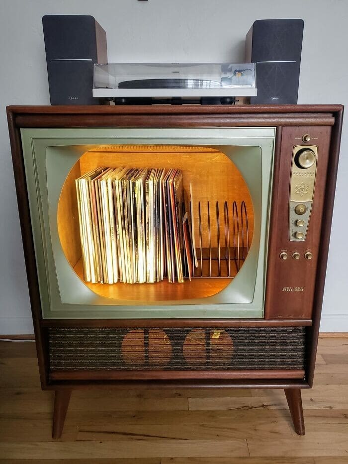 Cool Finds In Thrift Shops (23 pics)