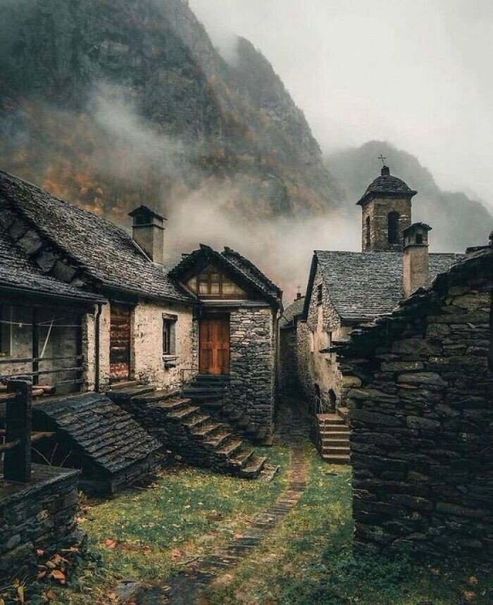 Beautiful Abandoned Places (20 pics)