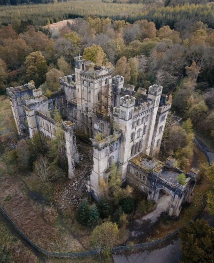 Beautiful Abandoned Places (20 pics)