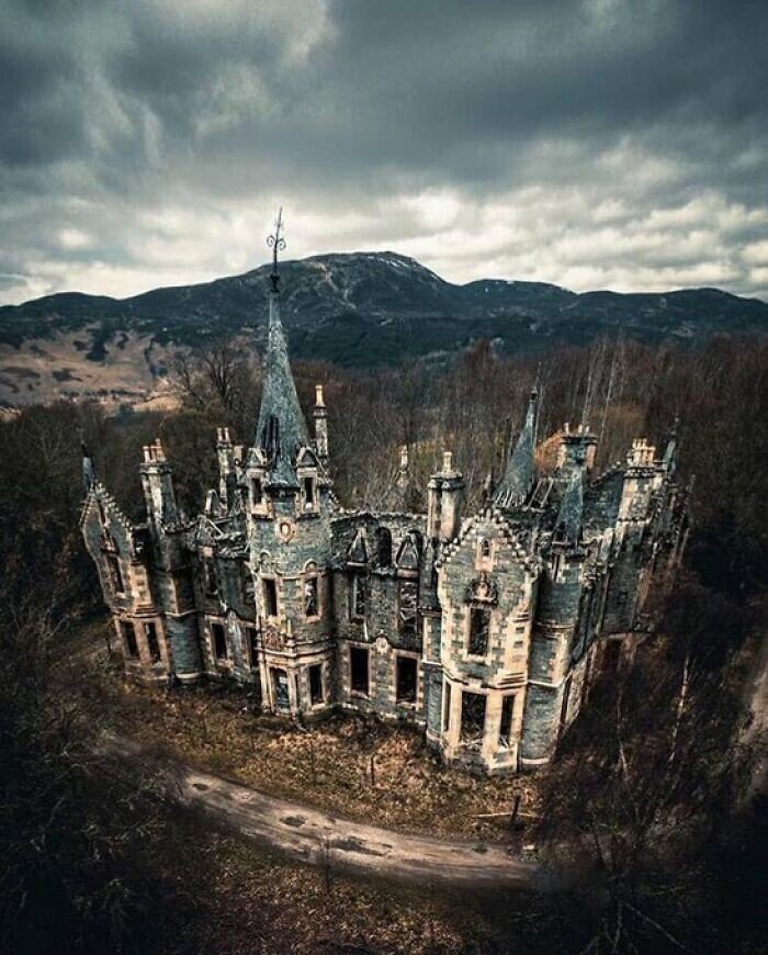 Beautiful Abandoned Places (20 pics)