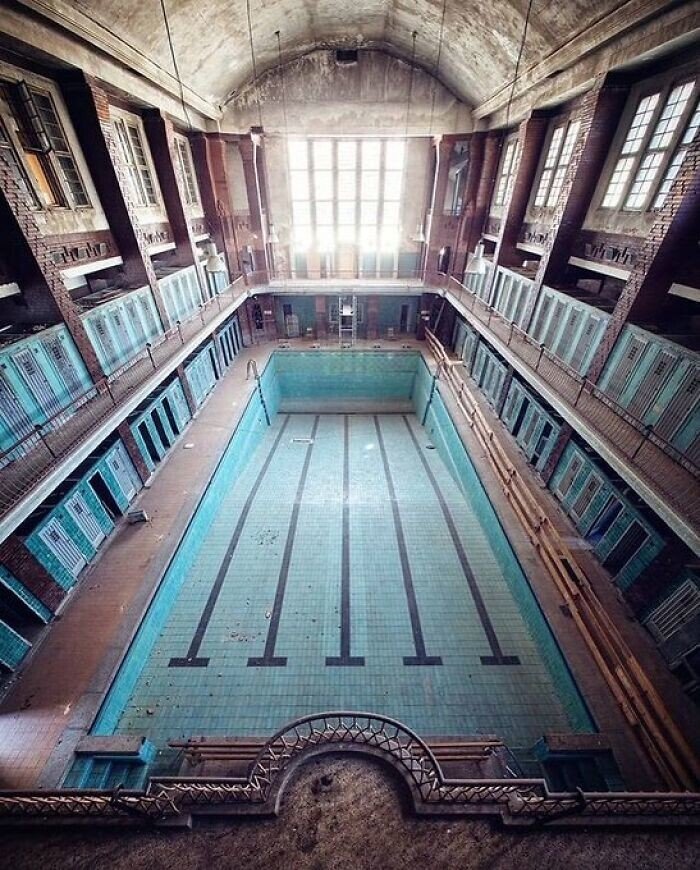 Beautiful Abandoned Places (20 pics)