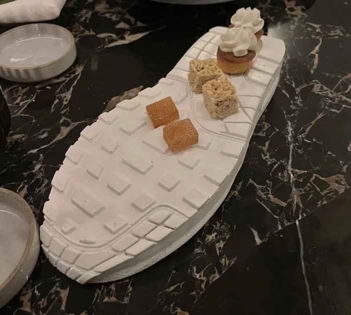 Weird Food Serving (20 pics)