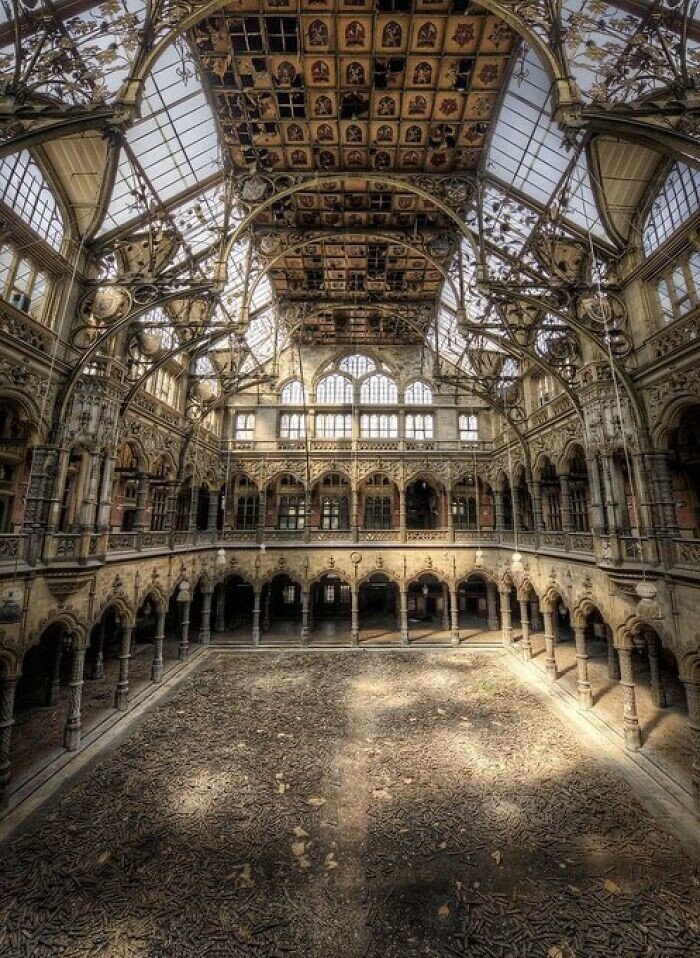 Beautiful Abandoned Places (20 pics)