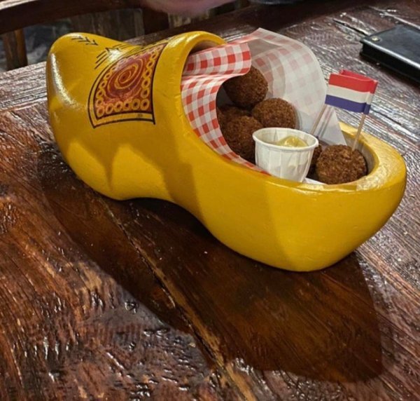 Weird Food Serving (20 pics)