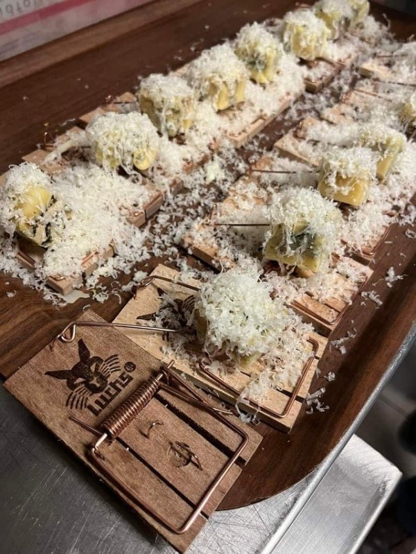 Weird Food Serving (20 pics)
