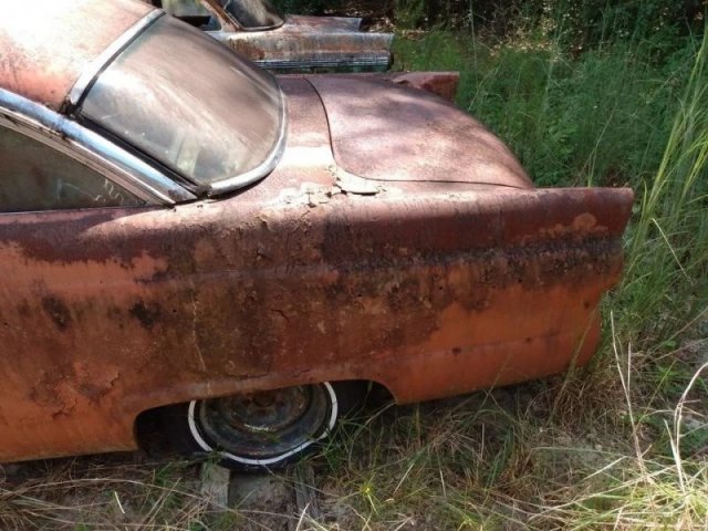 Car Graveyard (20 pics)