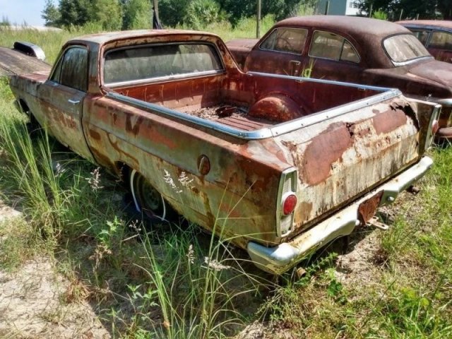 Car Graveyard (20 pics)