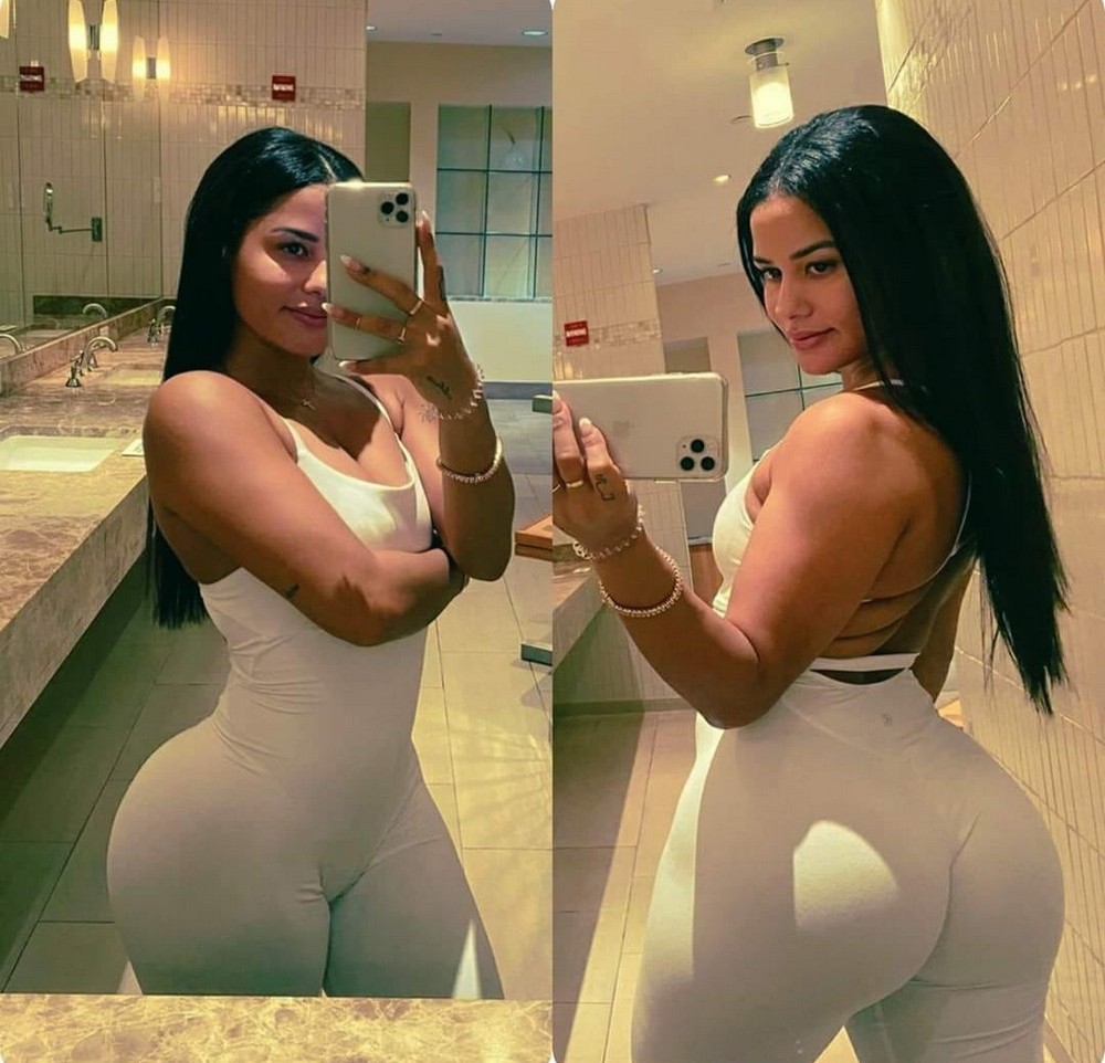 Rear View (20 pics)