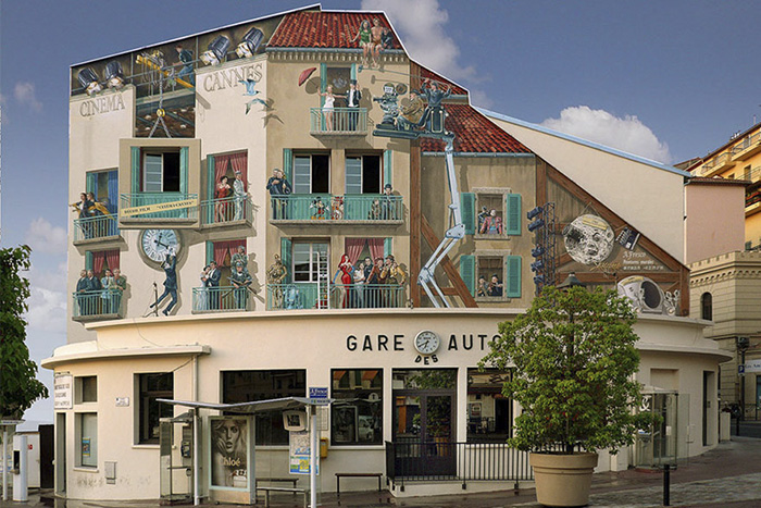 Beautiful Drawings On Houses (19 pics)
