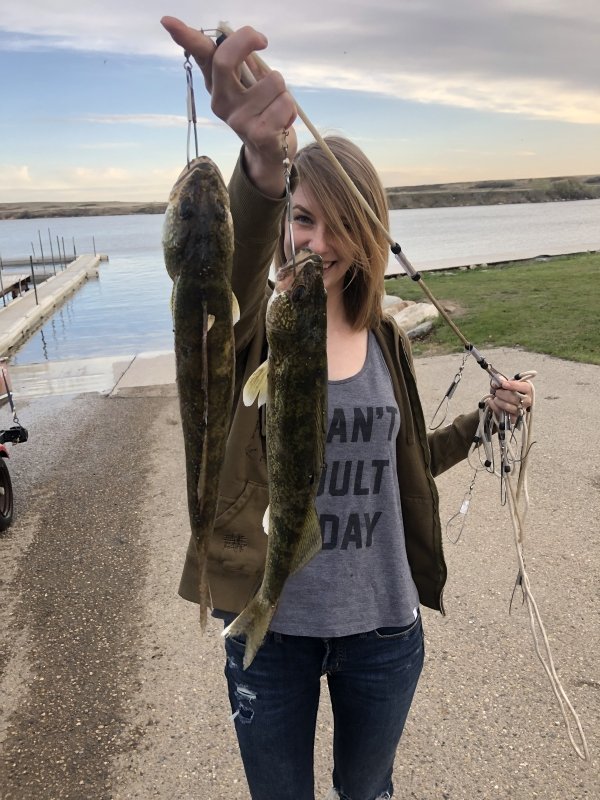 Girls Fishing (20 pics)