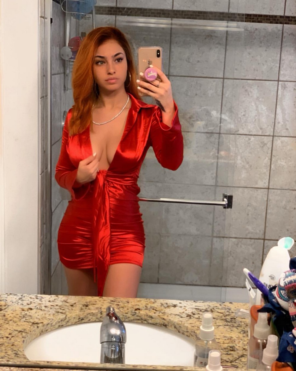 Girls In Tight Dresses (20 pics)