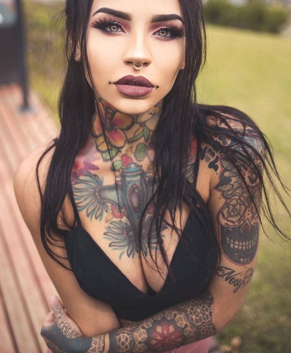 Tattooed Girls (20 pics)