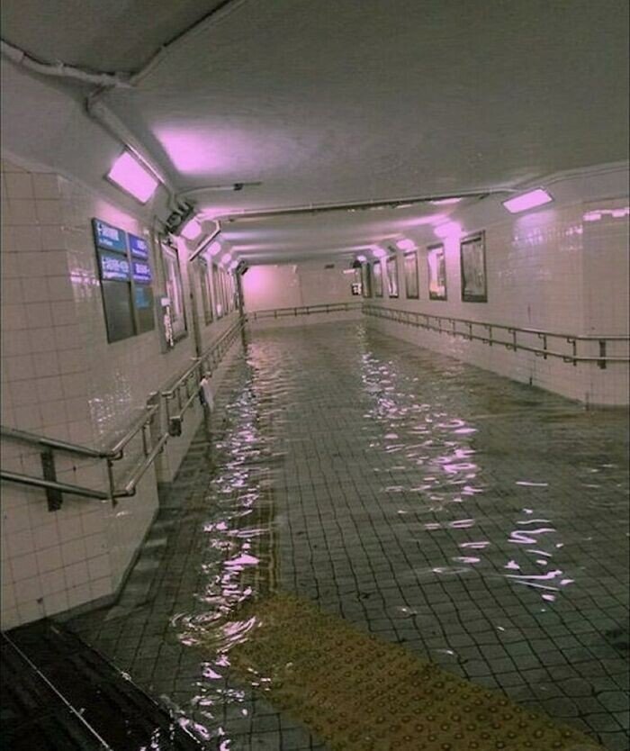 Liminal Spaces (20 pics)