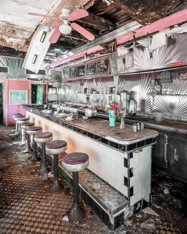 Beautiful Abandoned Places (20 pics)
