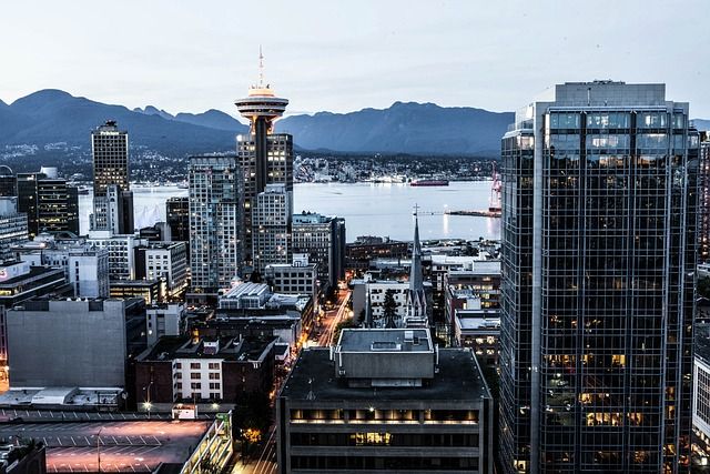 Navigating Travel in Canada: Should You Open a Checking Account?