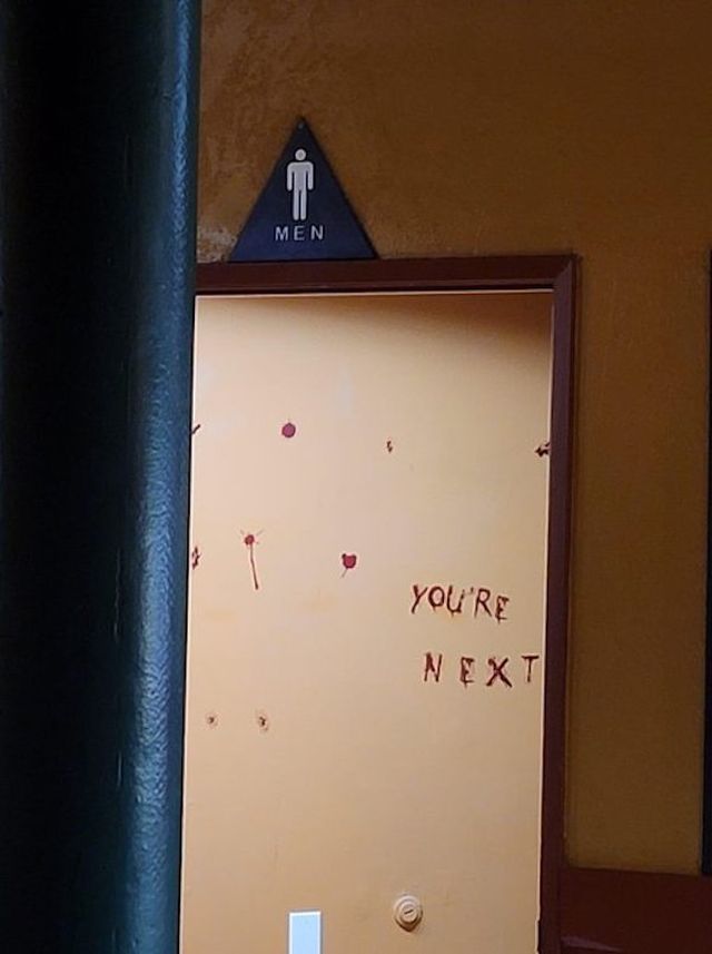 Awful Restrooms (27 pics)