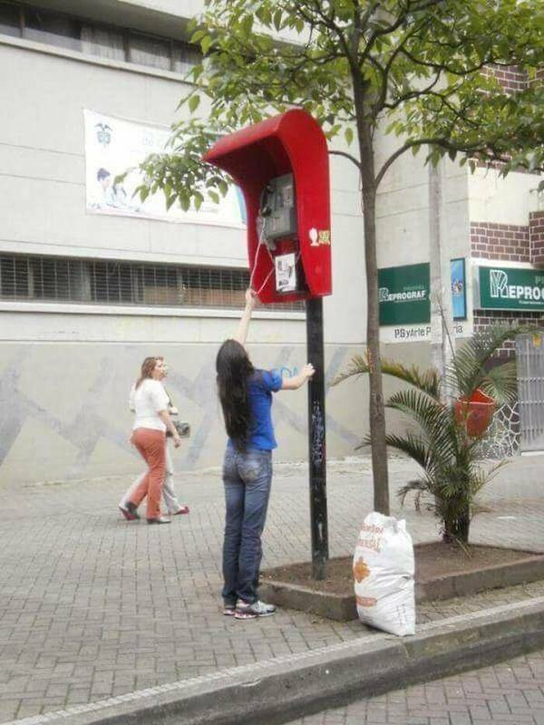 What Is Going On Here? (17 pics)