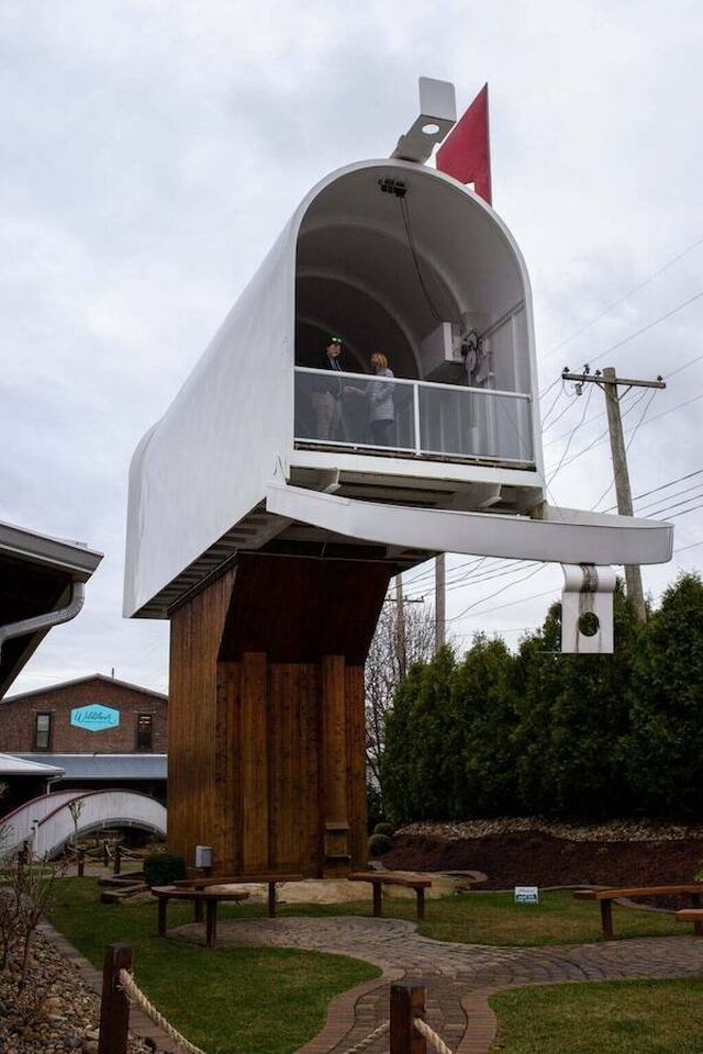 Giant Things (18 pics)