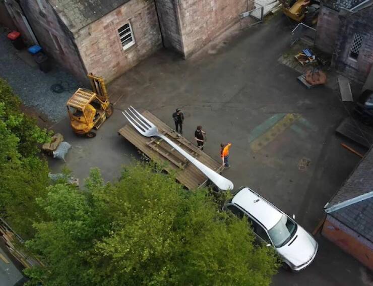 Giant Things (16 pics)