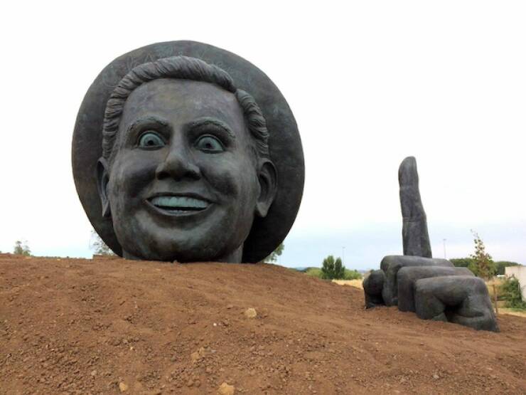 Giant Things (16 pics)