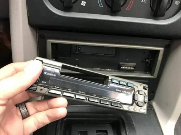 Nostalgic Things From The Past (17 pics)