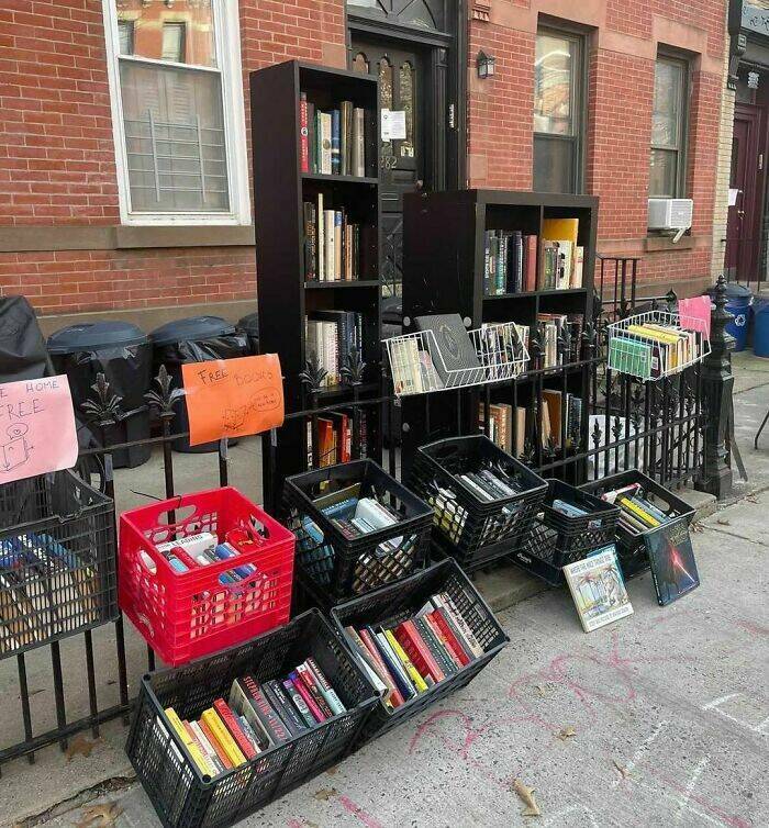 Cool Roadside Finds (25 pics)